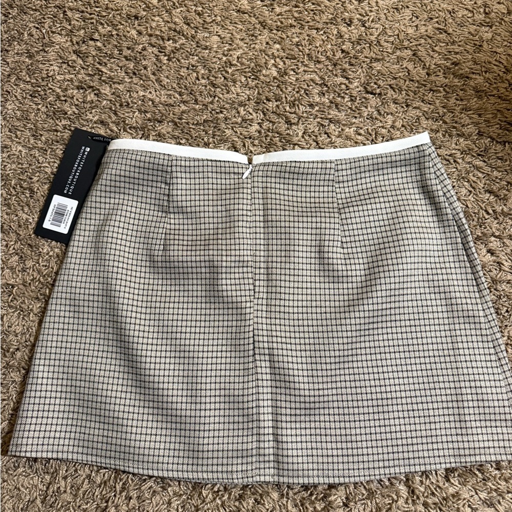 White Fox Skirt size medium NWT - Picture 3 of 3